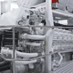 Refrigeration equipment with natural refrigerants