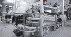 Refrigeration equipment with natural refrigerants